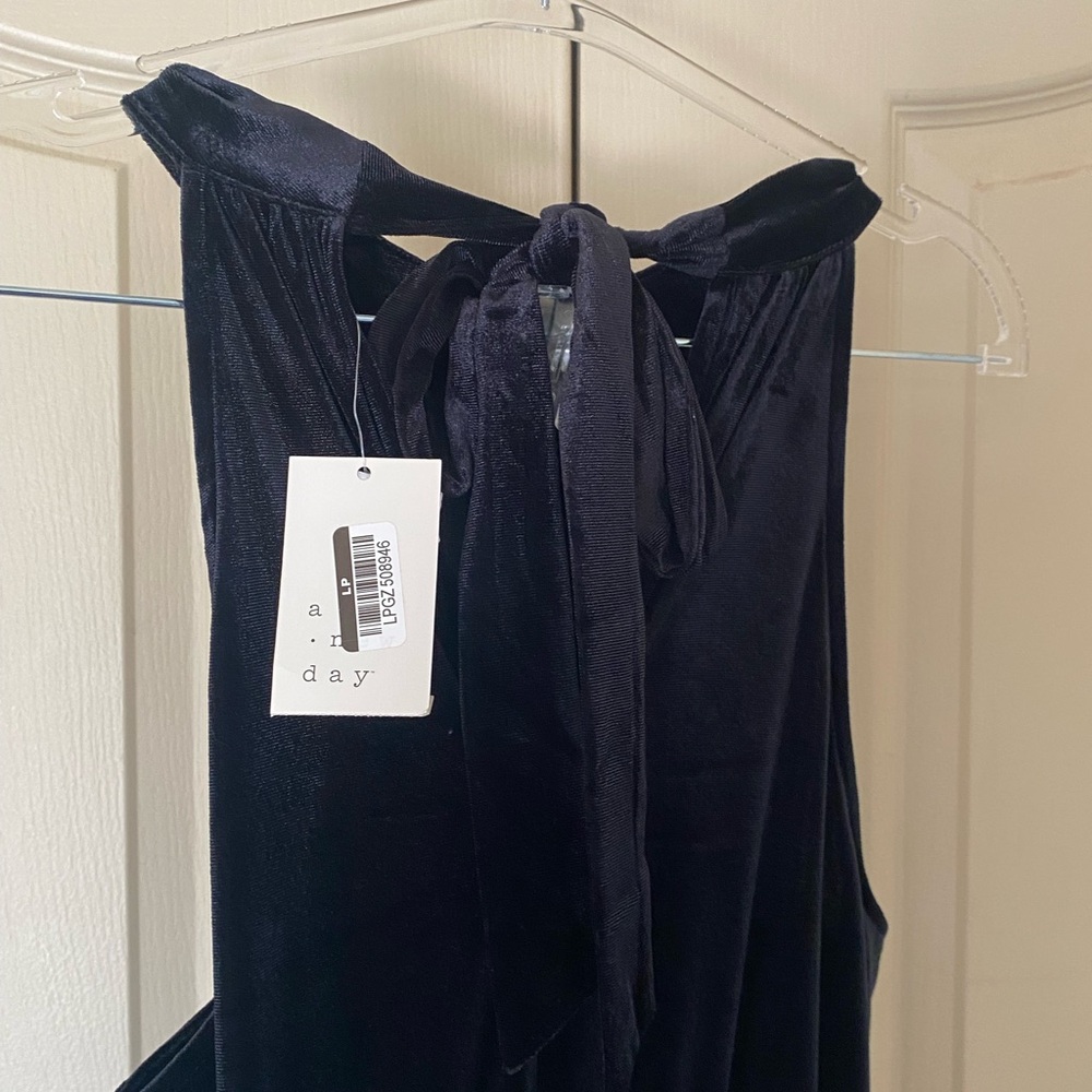 A New Day Black Velvet Halter Wide-Leg Jumpsuit Women’s Medium (New with Tags) - Picture 4 of 6